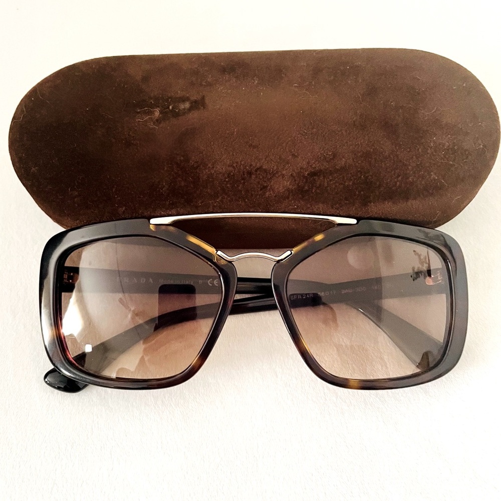 🛑SOLD🛑 Prada SPR24R Cinema Oversize Sunglasses Havana Brown